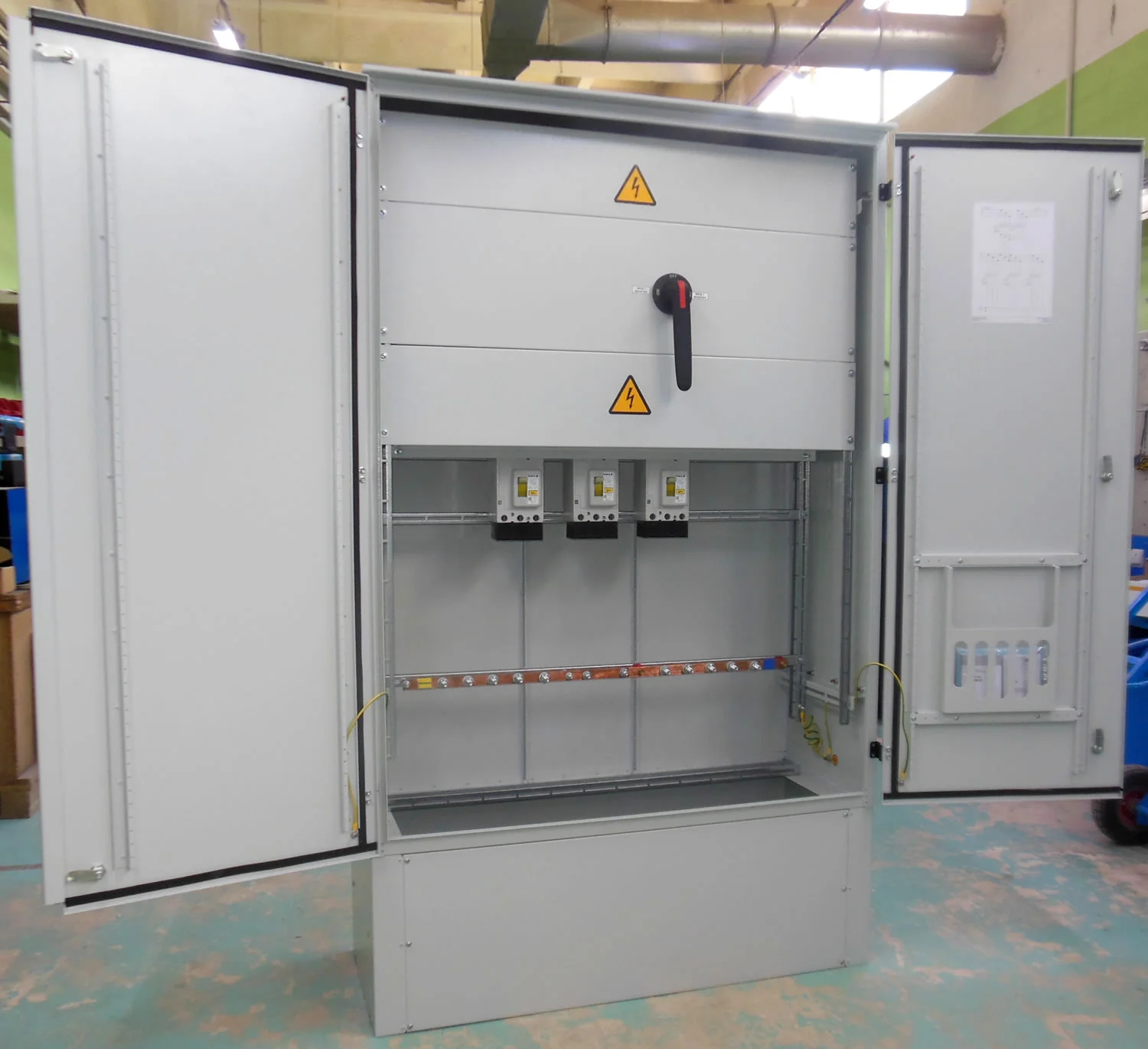 ИВРУ-1 — вводно-распределительное устройство